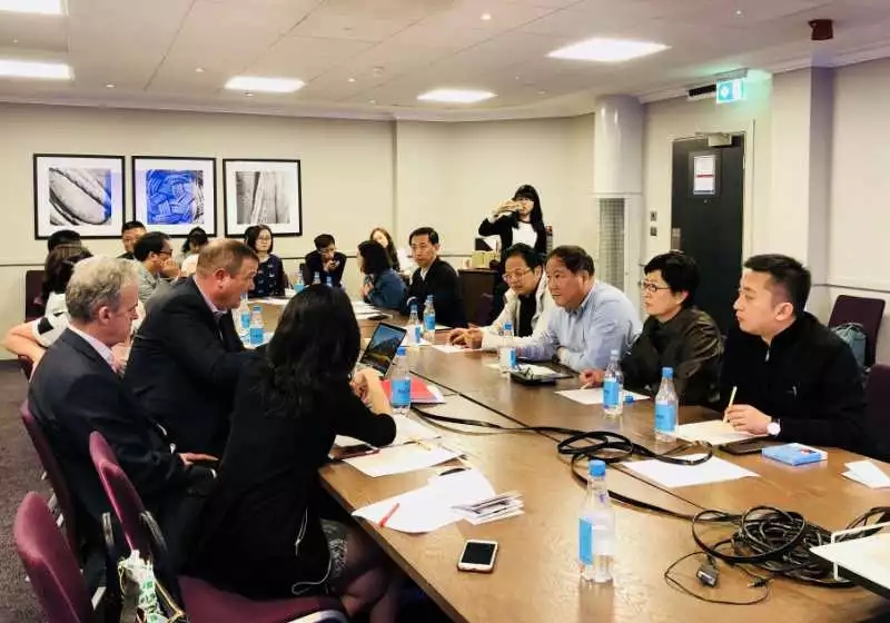  深圳防水代表團(tuán)拜訪英國(guó)屋面工程協(xié)會(huì)領(lǐng)導(dǎo)和專家_開(kāi)來(lái)濕克未防水